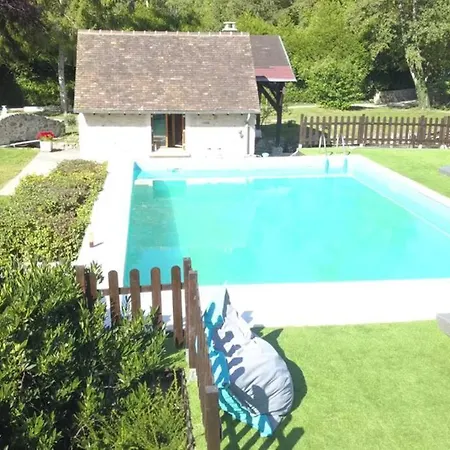 Le Domaine Du *